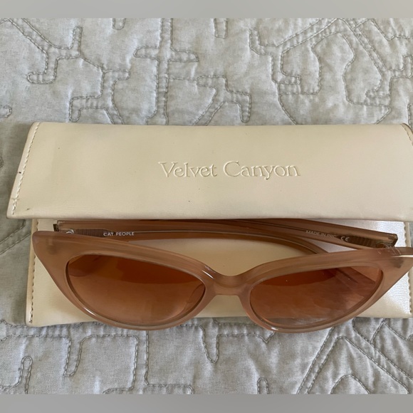 Velvet Canyon cat eye sunglasses - Picture 2 of 2